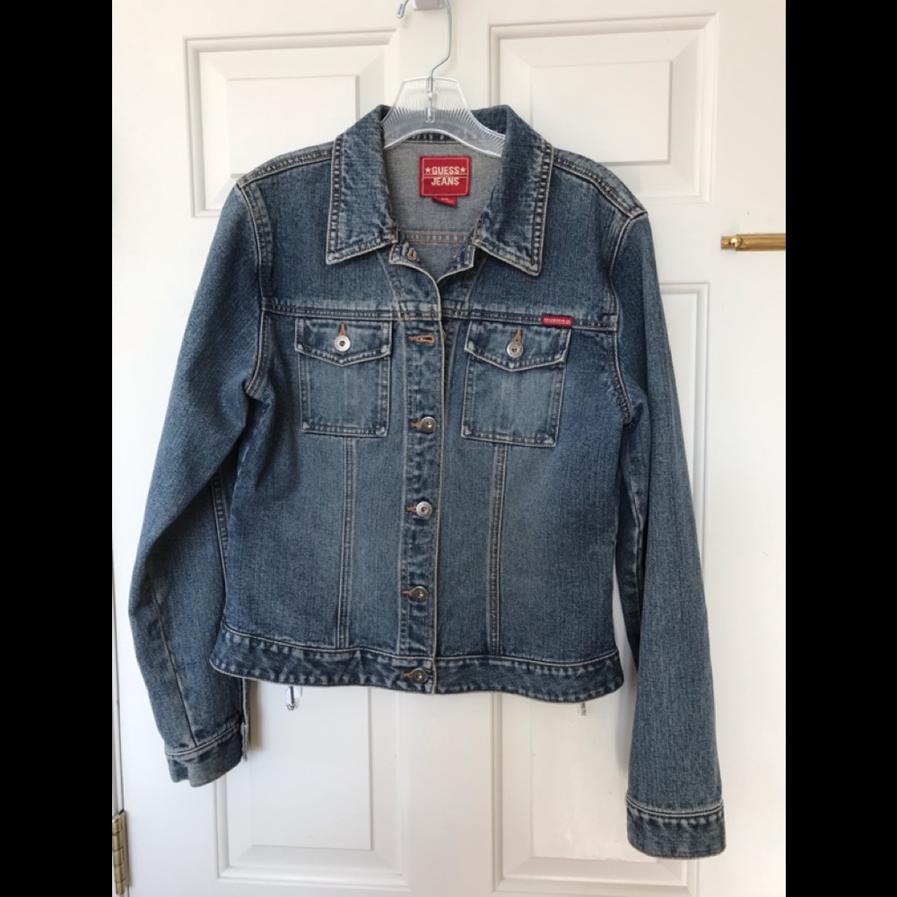 Vintage Guess women’s jean jacket Size M